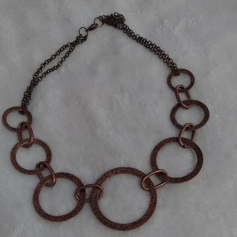 6/$10 Chic Chain Link Necklace in Rich Brown